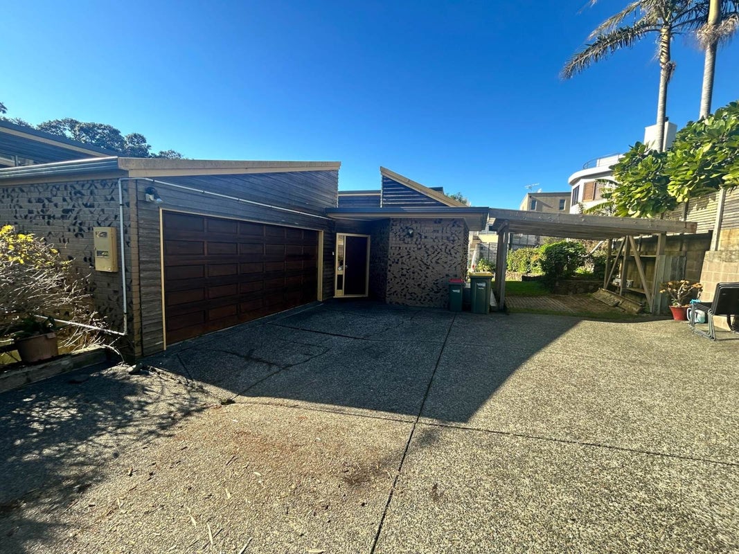 10 Whitby Crescent, Mairangi Bay, Auckland - Carousel 1