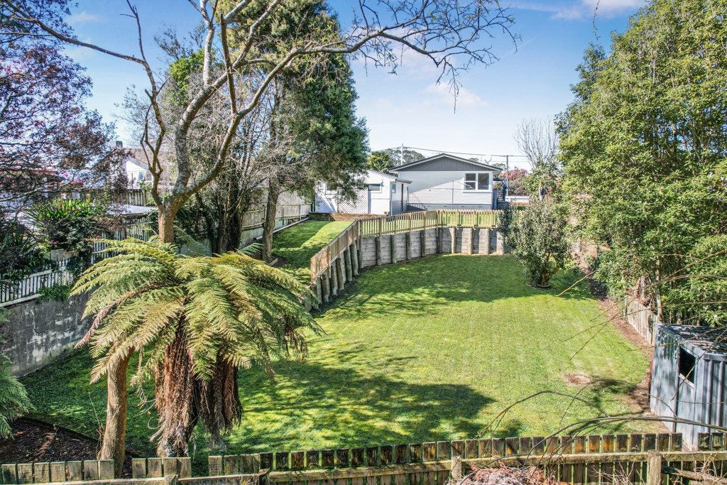 28 Forth Crescent, Glenview, Hamilton - Carousel 2