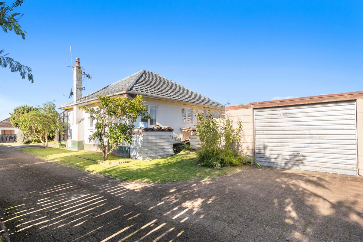 1/16 Oban Road, Greerton, Tauranga - Carousel 1