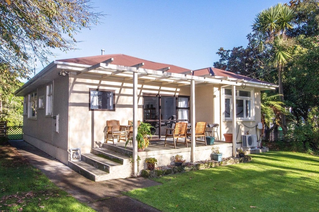 2 Nile Street, Whanganui East, Whanganui - Carousel 1