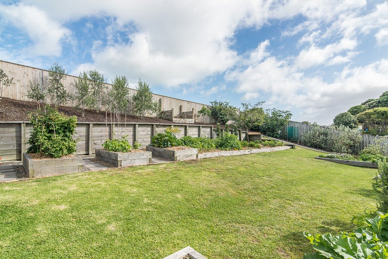 85 Queens Road, Waikanae Beach, Waikanae - Carousel 22