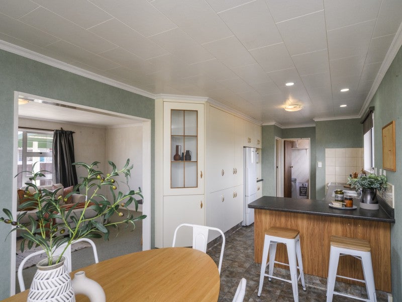 7 Dunk Place, Milson, Palmerston North - Carousel 2