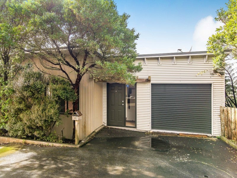 16 Atamira Close, Churton Park, Wellington - Carousel 1