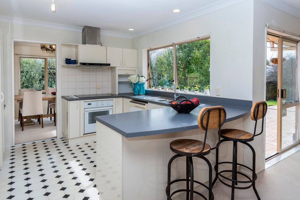 1/83 Meadowland Drive, Somerville, Auckland - Carousel 2