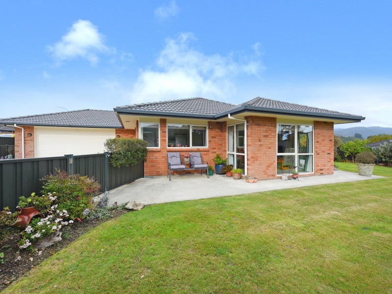 32 Sunstone Crescent, Brown Owl, Upper Hutt - Carousel 2