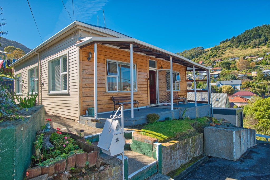 18 EXETER STREET, Lyttelton, Lyttleton - Carousel 1