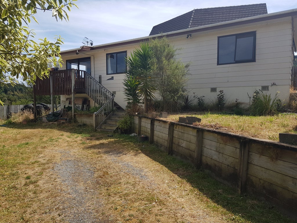 76 Gillespies Road, Birchville, Upper Hutt - Carousel 1