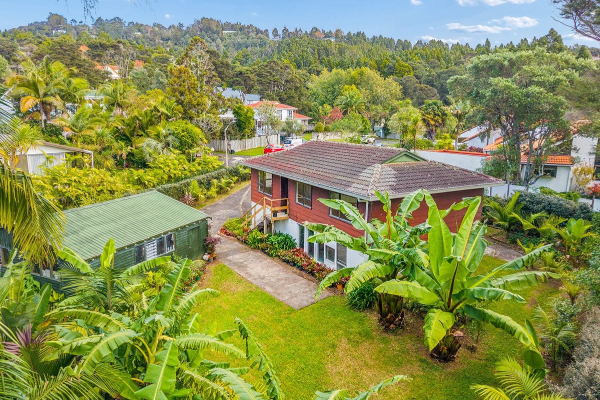 12 Sonnenberg Way, Titirangi, Auckland - Carousel 2