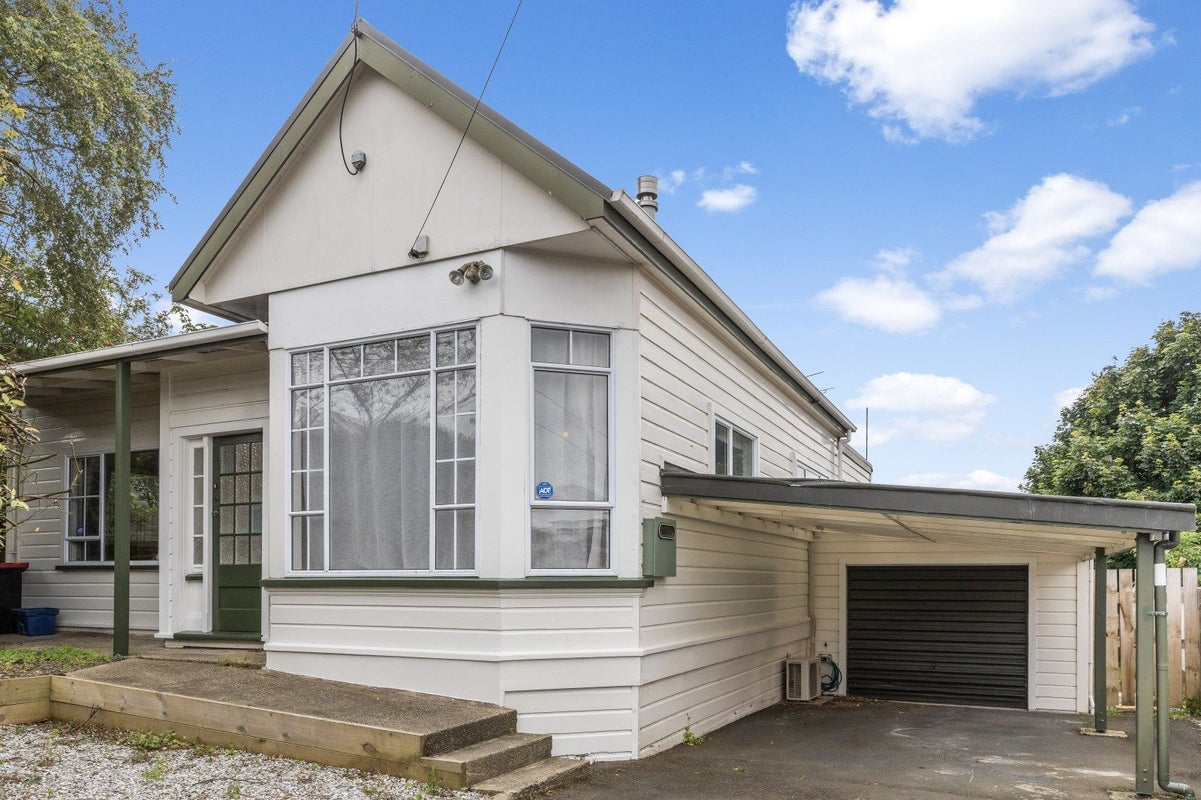 24 Beresford Street, Kaikorai, Dunedin - Carousel 1