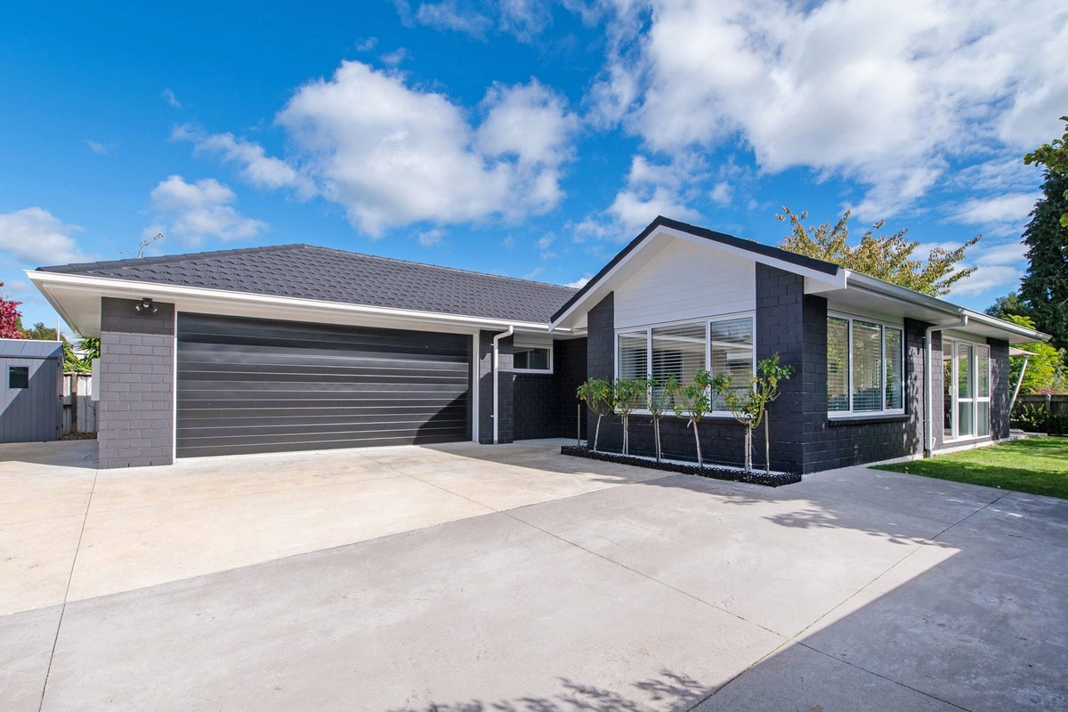 15A Ashley Street, Glenholme, Rotorua - Carousel 1