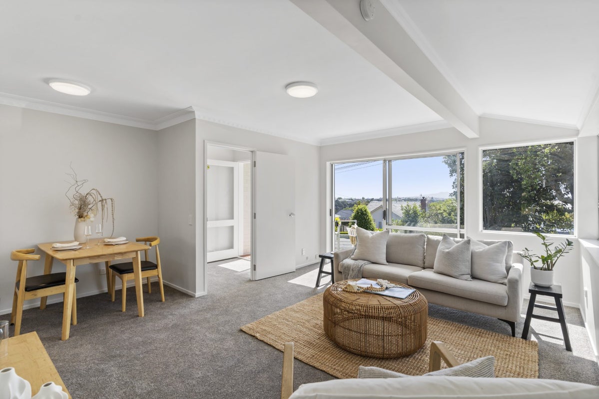 4 Woodside Avenue, Northcote, Auckland - Carousel 2