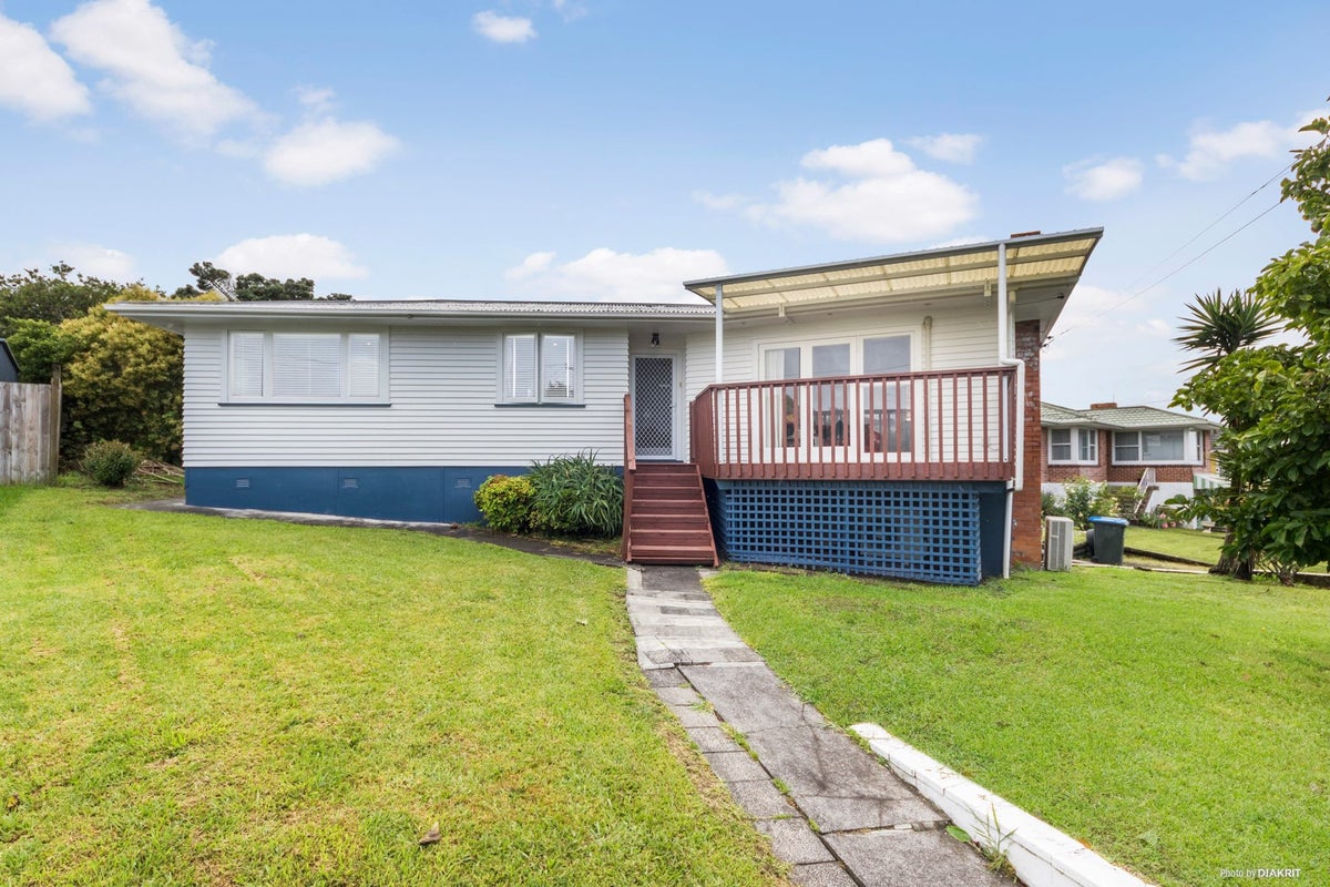 10 Hillview Avenue, New Windsor, Auckland - Carousel 1