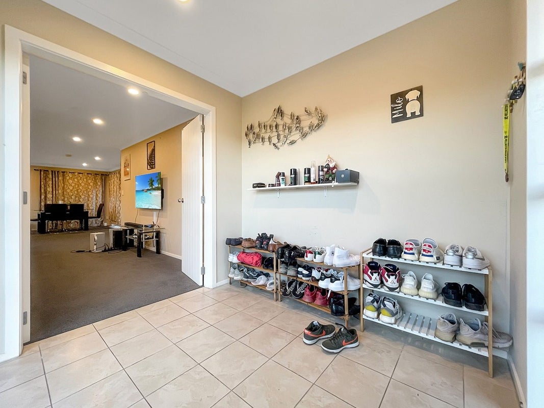 12 Frankie Stevens Place, Riverstone Terraces, Upper Hutt - Carousel 2