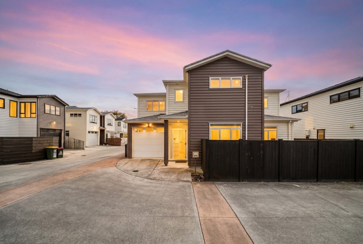 4 Karakia Lane, Hillsborough, Auckland - Carousel 1