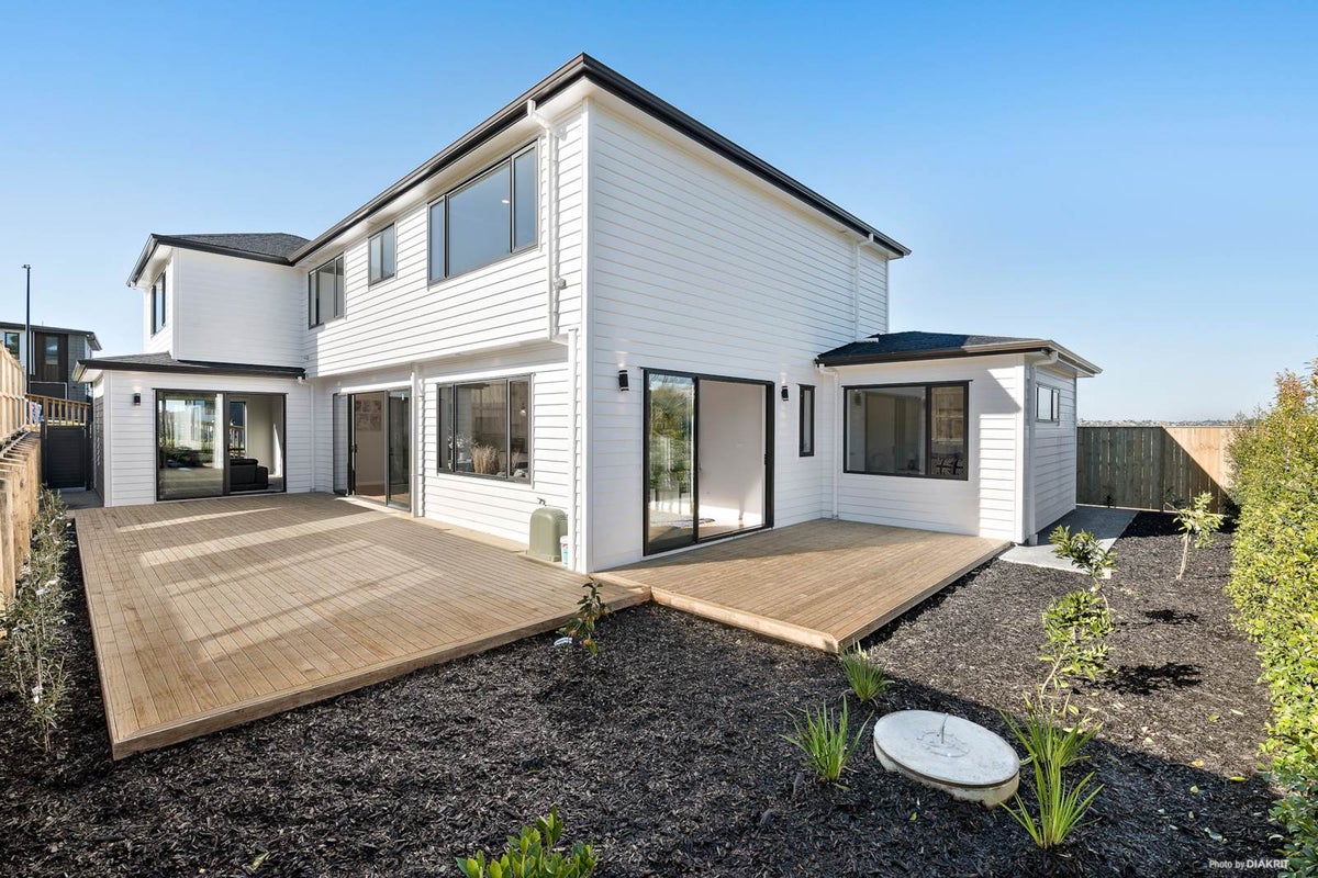36 Colliston Rise, Pinehill, Auckland - Carousel 2
