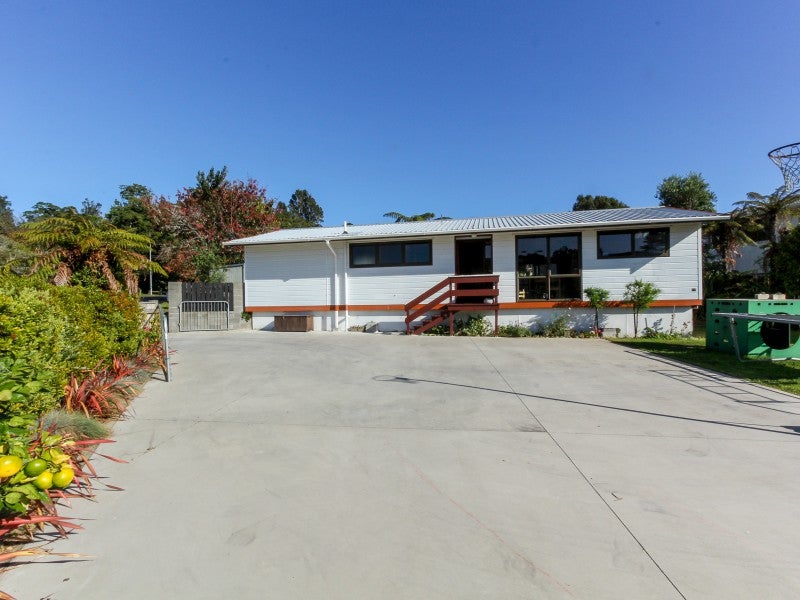 77 Riversdale Drive, Merrilands, New Plymouth - Carousel 1