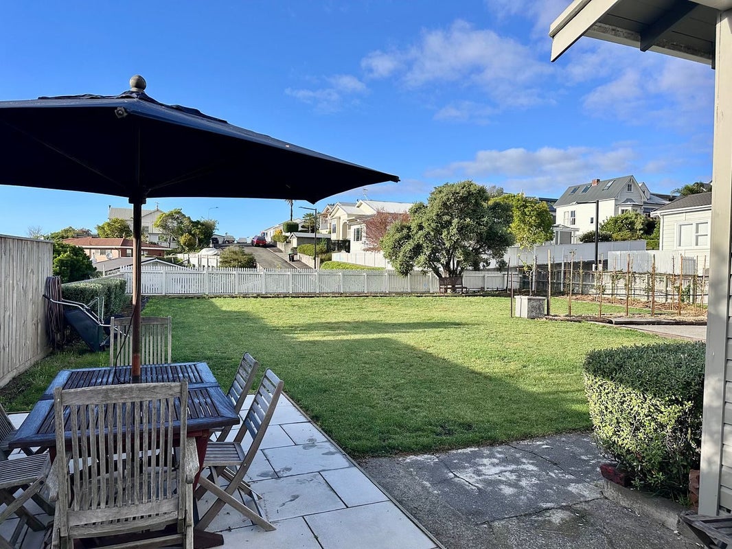 8 Simla Terrace, Hospital Hill, Napier - Carousel 2