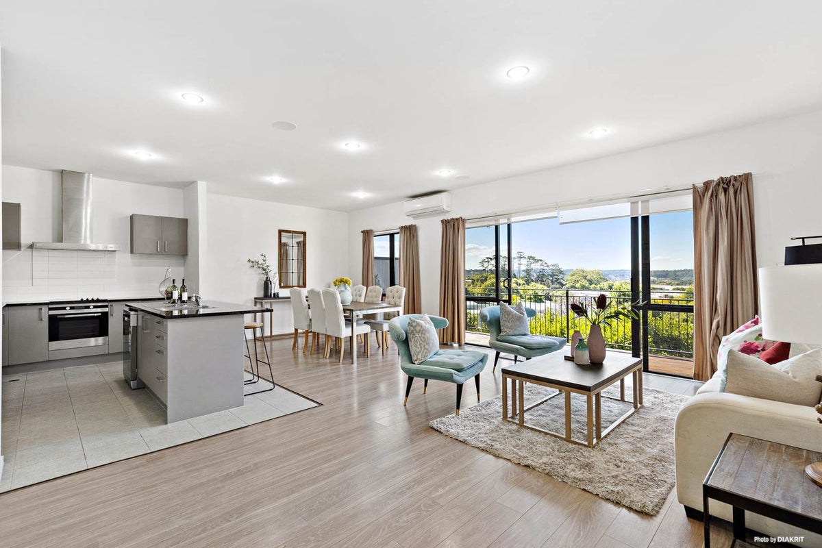 7/12 Schnapper Rock Road, Schnapper Rock, Auckland - Carousel 1