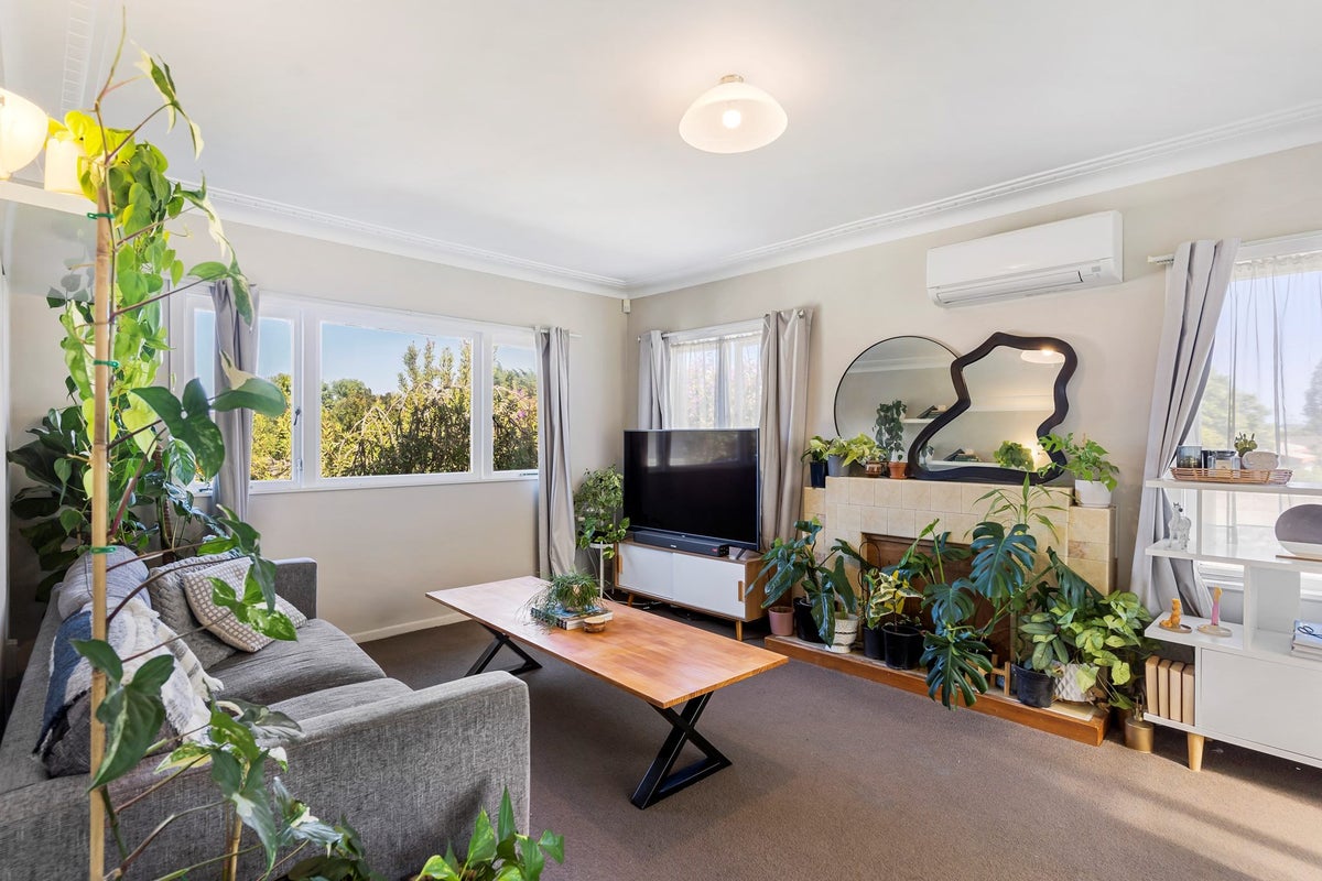 1/177 Edmonton Road, Te Atatu South, Auckland - Carousel 2