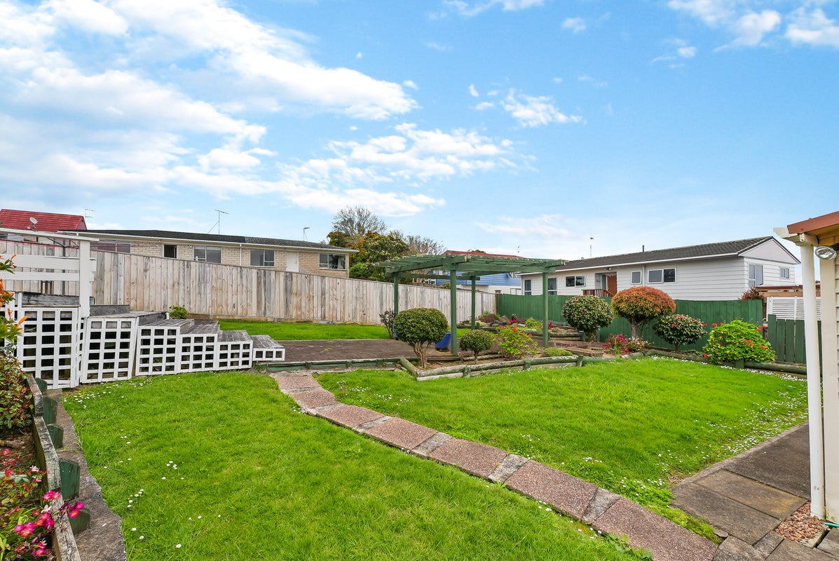 16 Kingussie Place, Highland Park, Auckland - Carousel 23