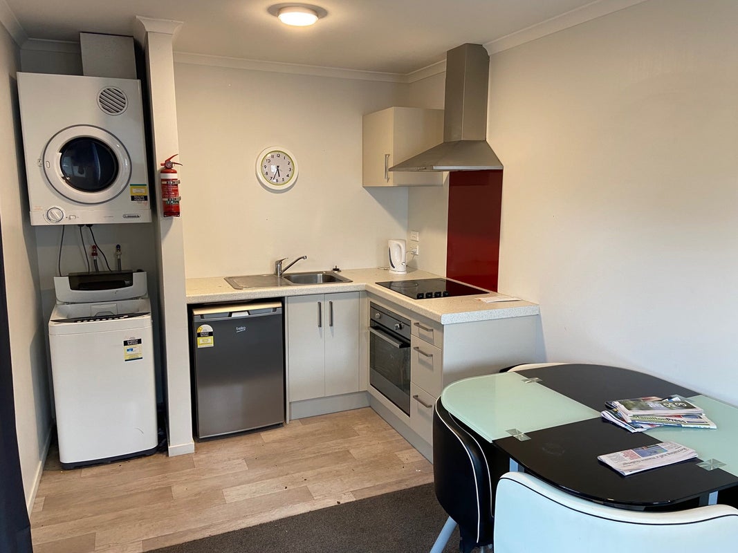 1/2 Palmerston Street, Hamilton Central, Hamilton - Carousel 2