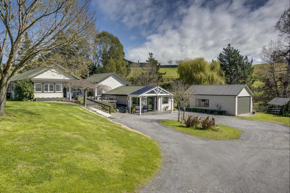 54 Margaret Avenue, Havelock North, Havelock North - Carousel 1