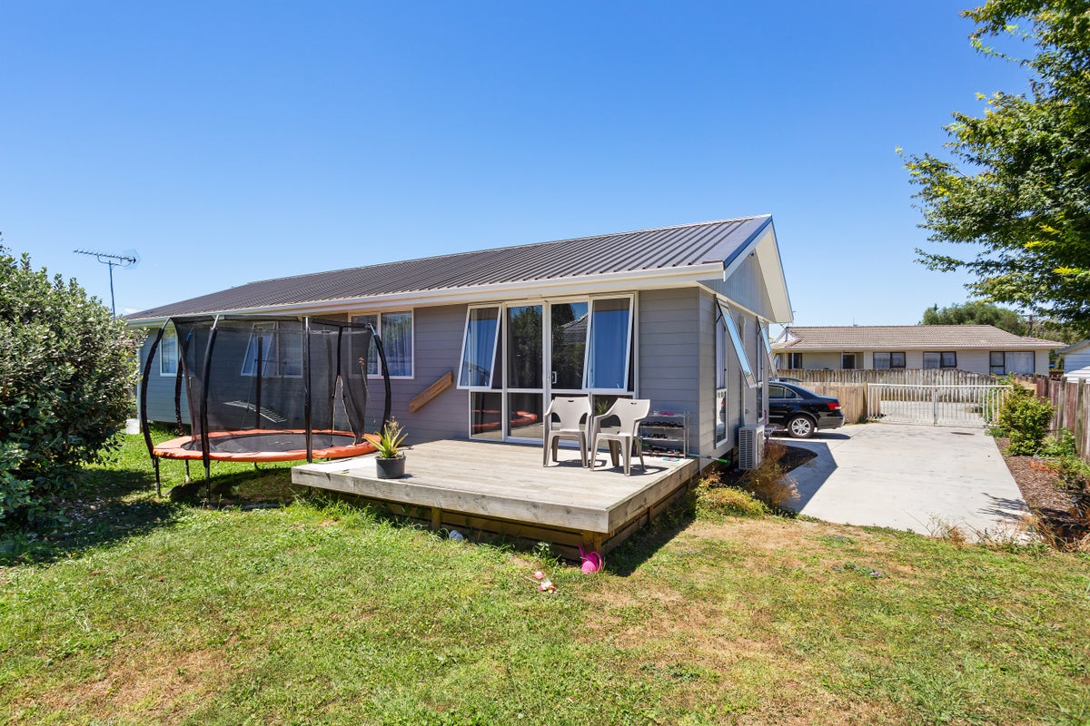 23A Waiari Road, Conifer Grove, Takanini - Carousel 1