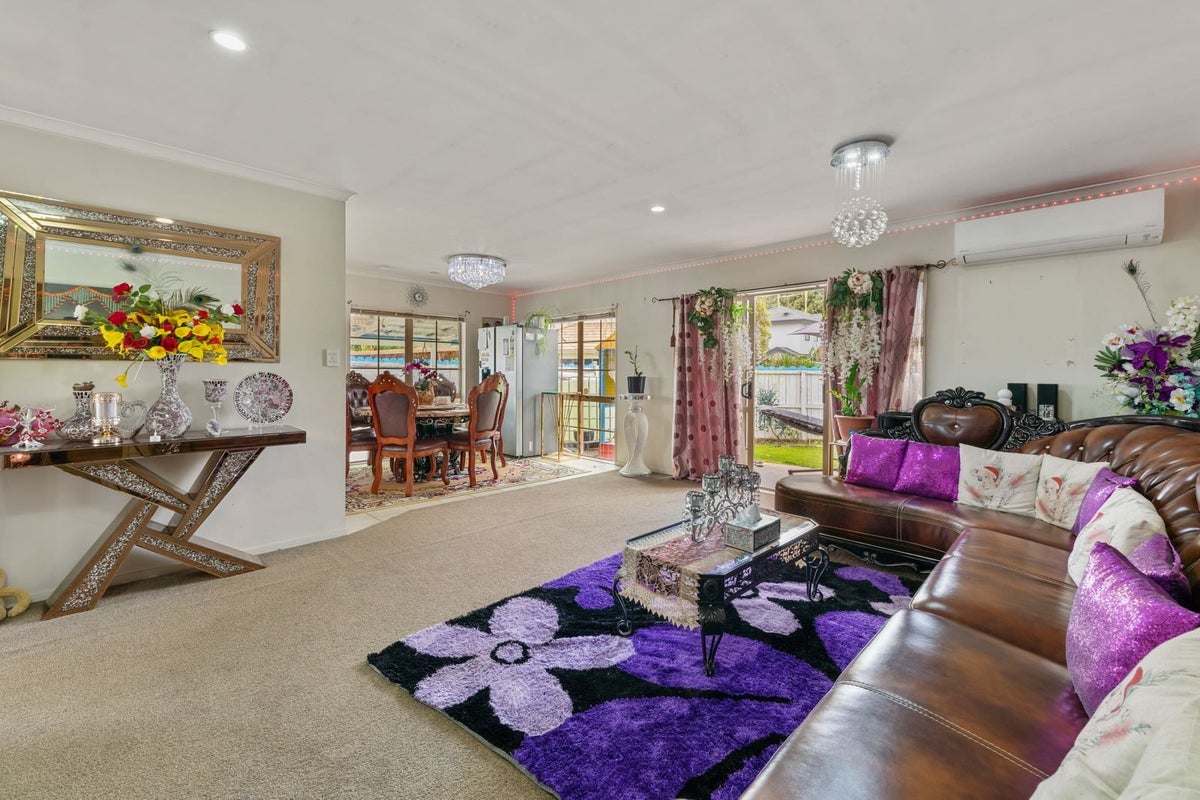 11 Atiu Place, Favona, Auckland - Carousel 1