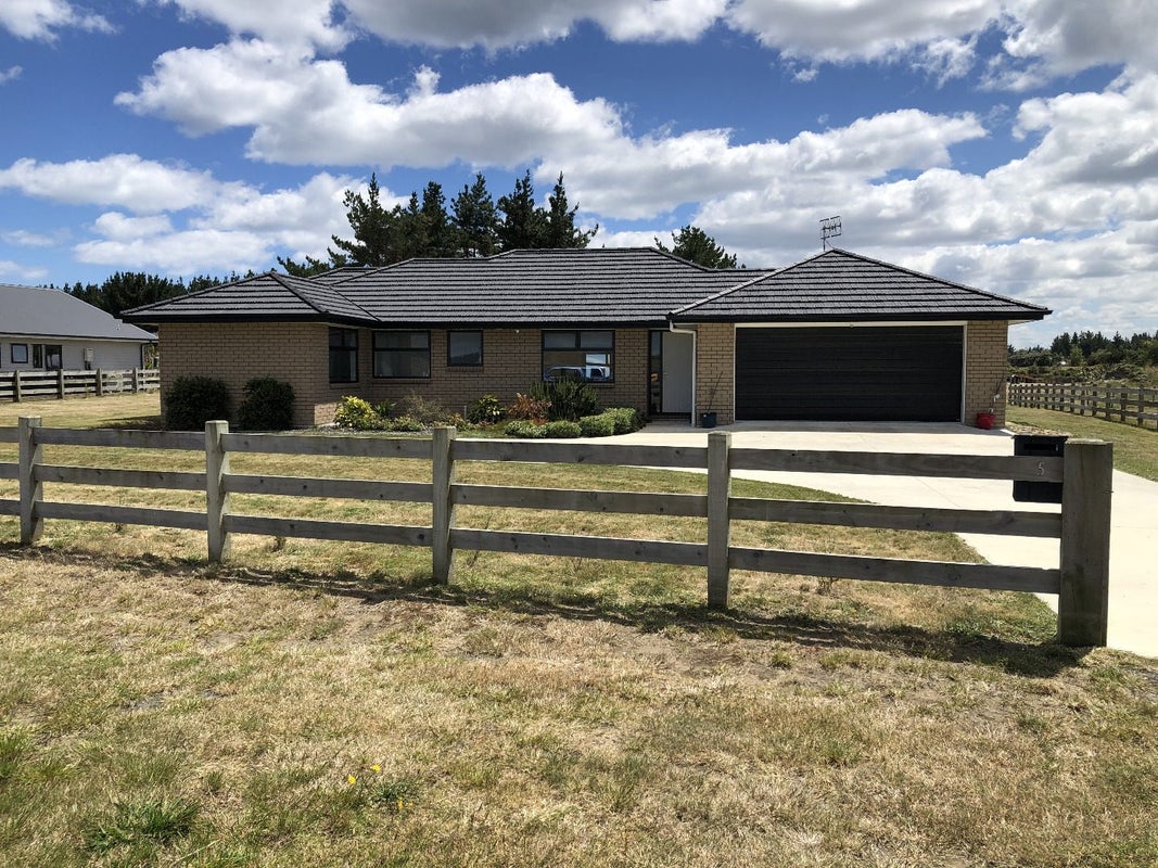 5 Roma Way, Waitarere Beach, Levin - Carousel 1