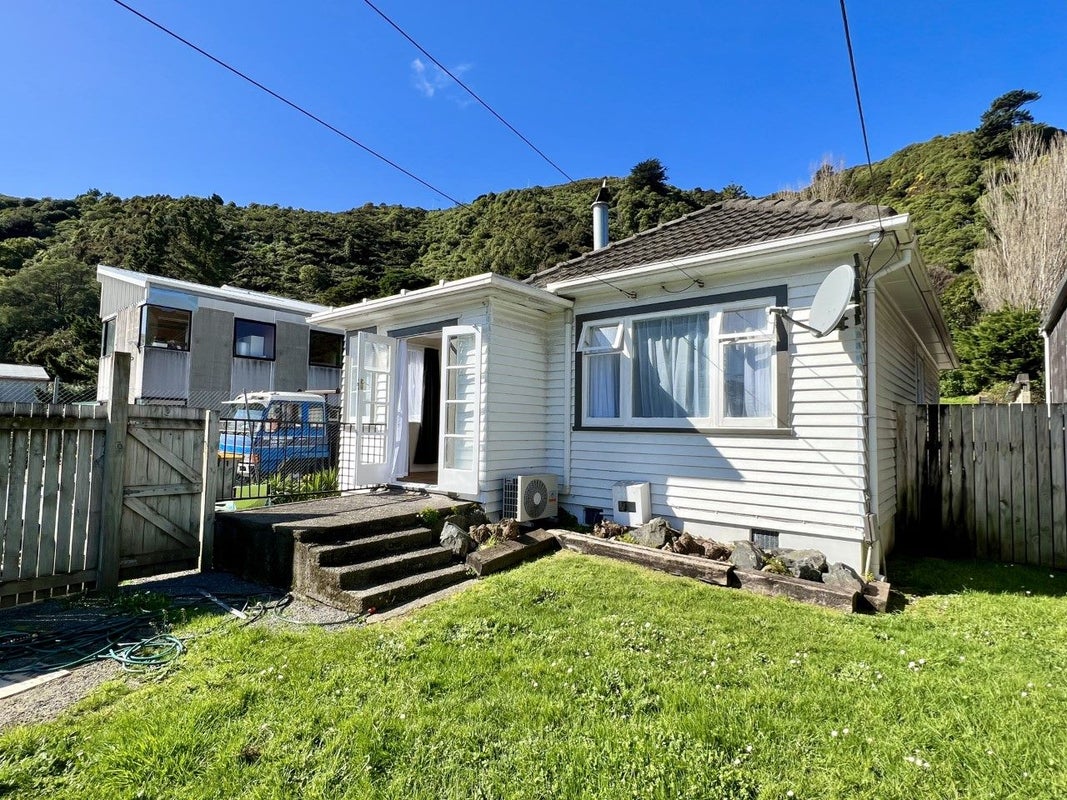 116 Gracefield Road, Gracefield, Lower Hutt - Carousel 1