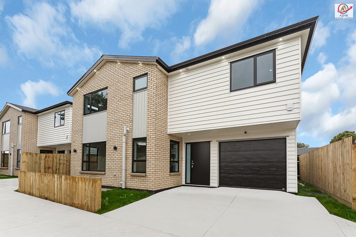 11 McInnes Road, Weymouth, Auckland - Carousel 2
