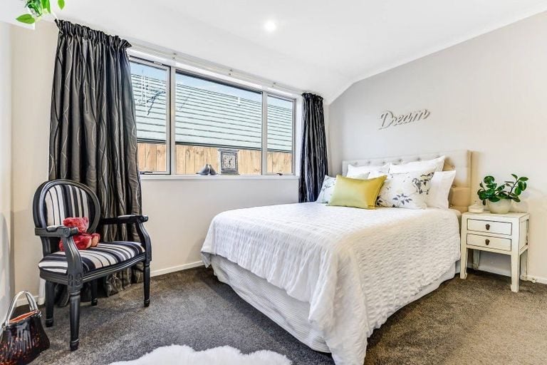 46 Magellan Rise, Flagstaff, Hamilton - Carousel 17