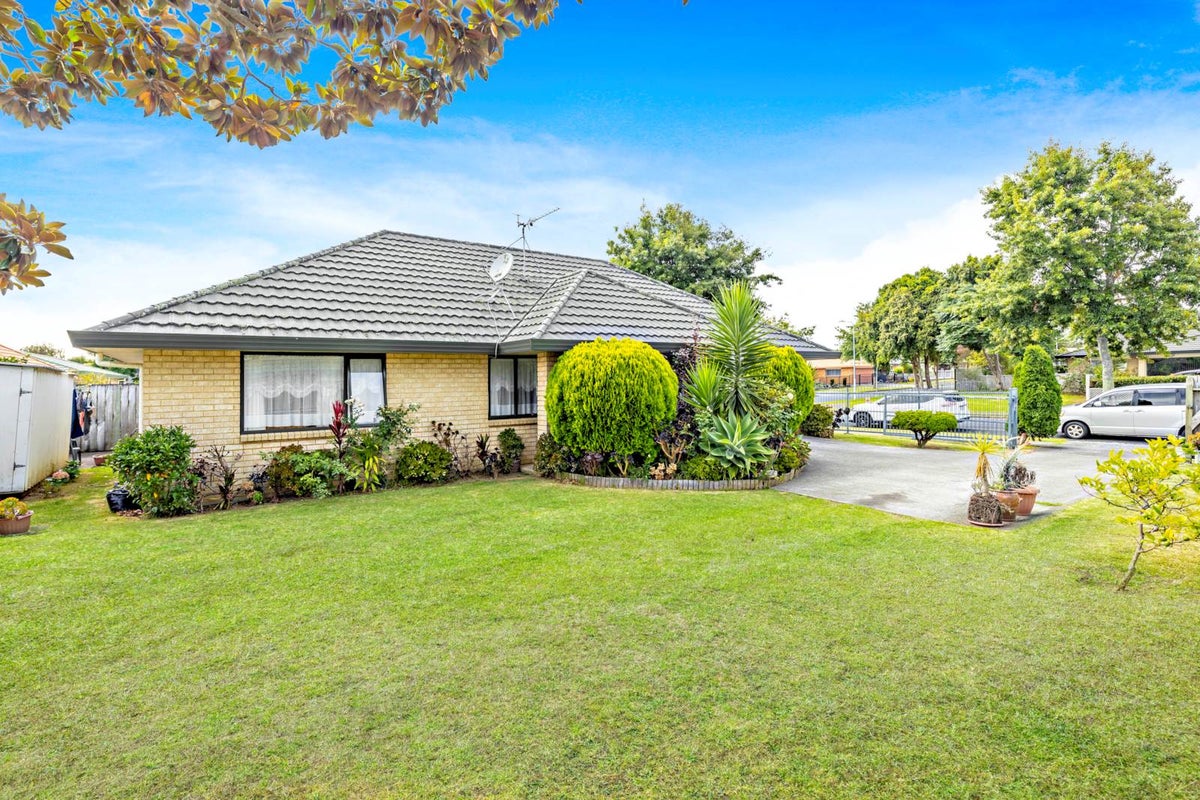48 Gadsby Road, Favona, Auckland - Carousel 1