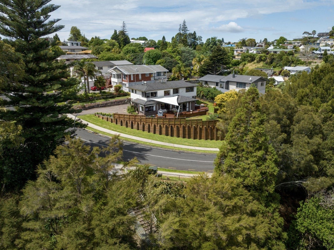 90 Princess Road, Bellevue, Tauranga - Carousel 1
