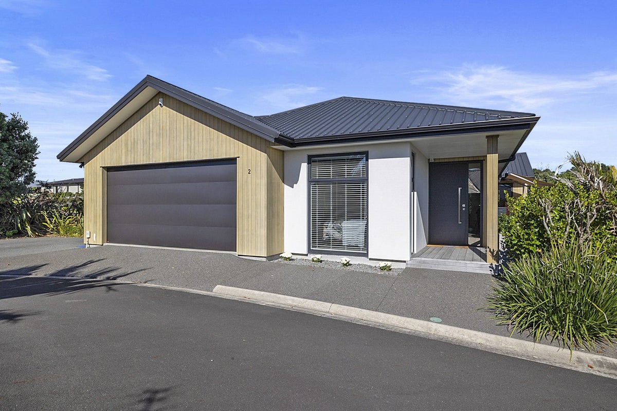 2/31 Links Drive, Waiwhakaiho, New Plymouth - Carousel 1