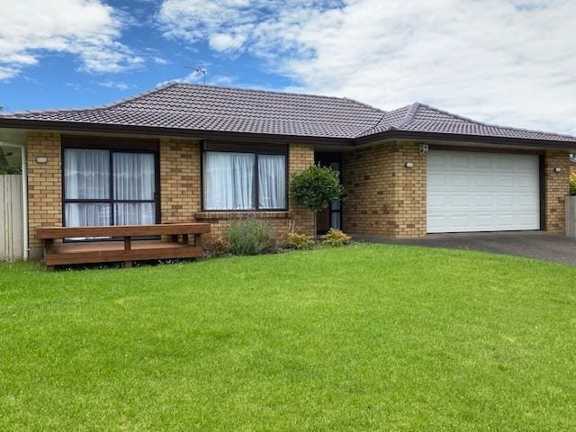 4 Britannia Place, Half Moon Bay, Auckland - Carousel 2