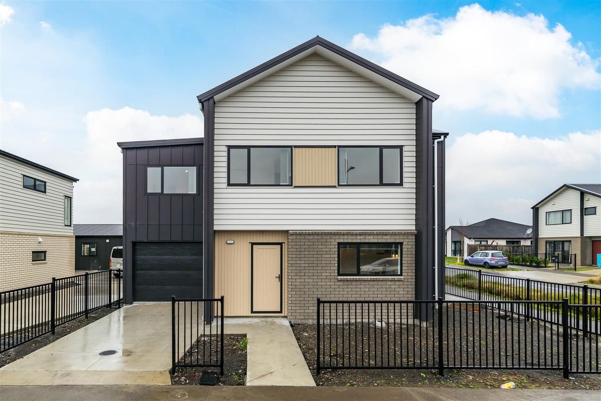 48 Black Beech Crescent, Takanini, Auckland - Carousel 1