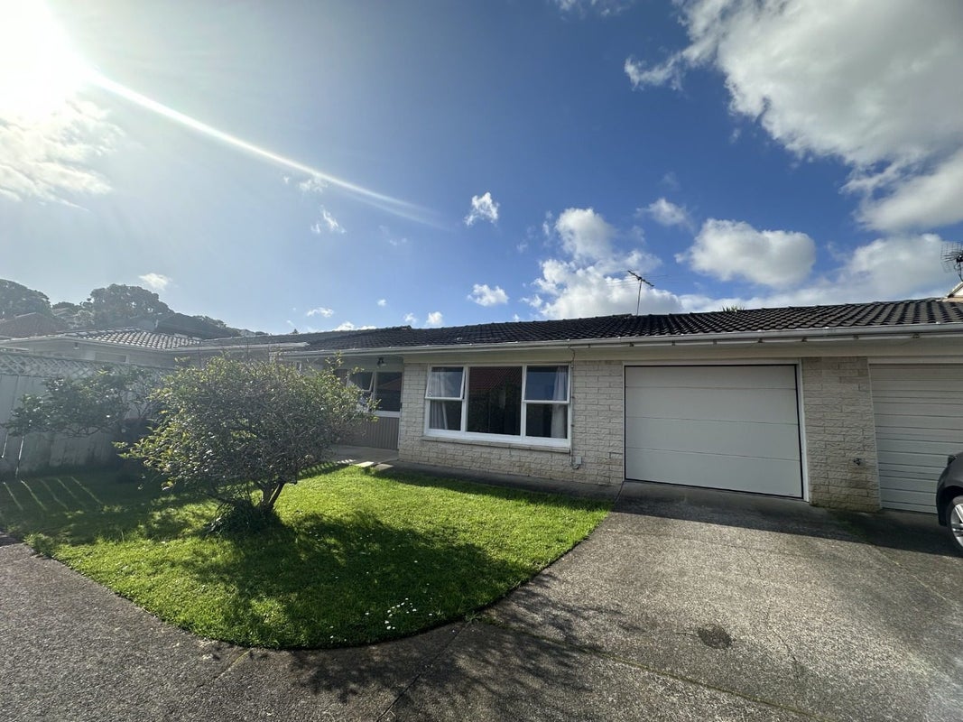 88A Carlton Street, Hillsborough, Auckland - Carousel 1