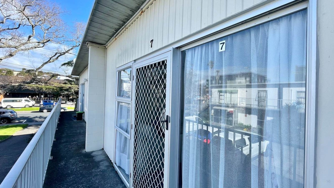 7/43 Anzac Road, Browns Bay, Auckland - Carousel 2