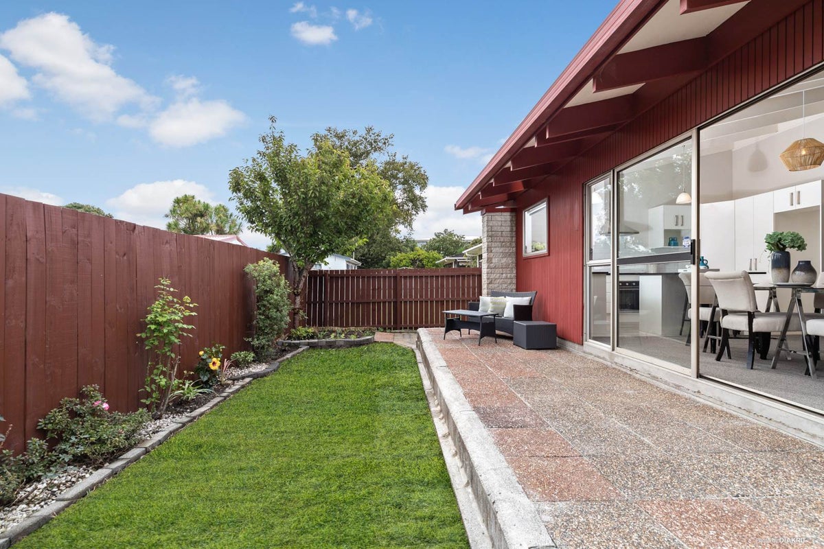 8/35 Swanson Road, Henderson, Auckland - Carousel 2