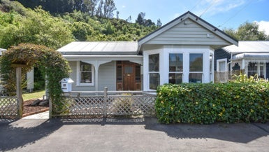 58 Selwyn Street, North East Valley, Dunedin - Carousel 1