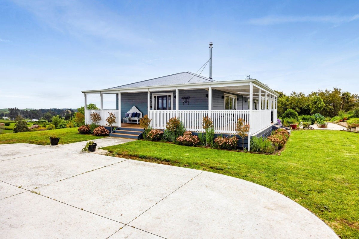 43A Rawhitiroa Road, Eltham, Eltham - Carousel 1