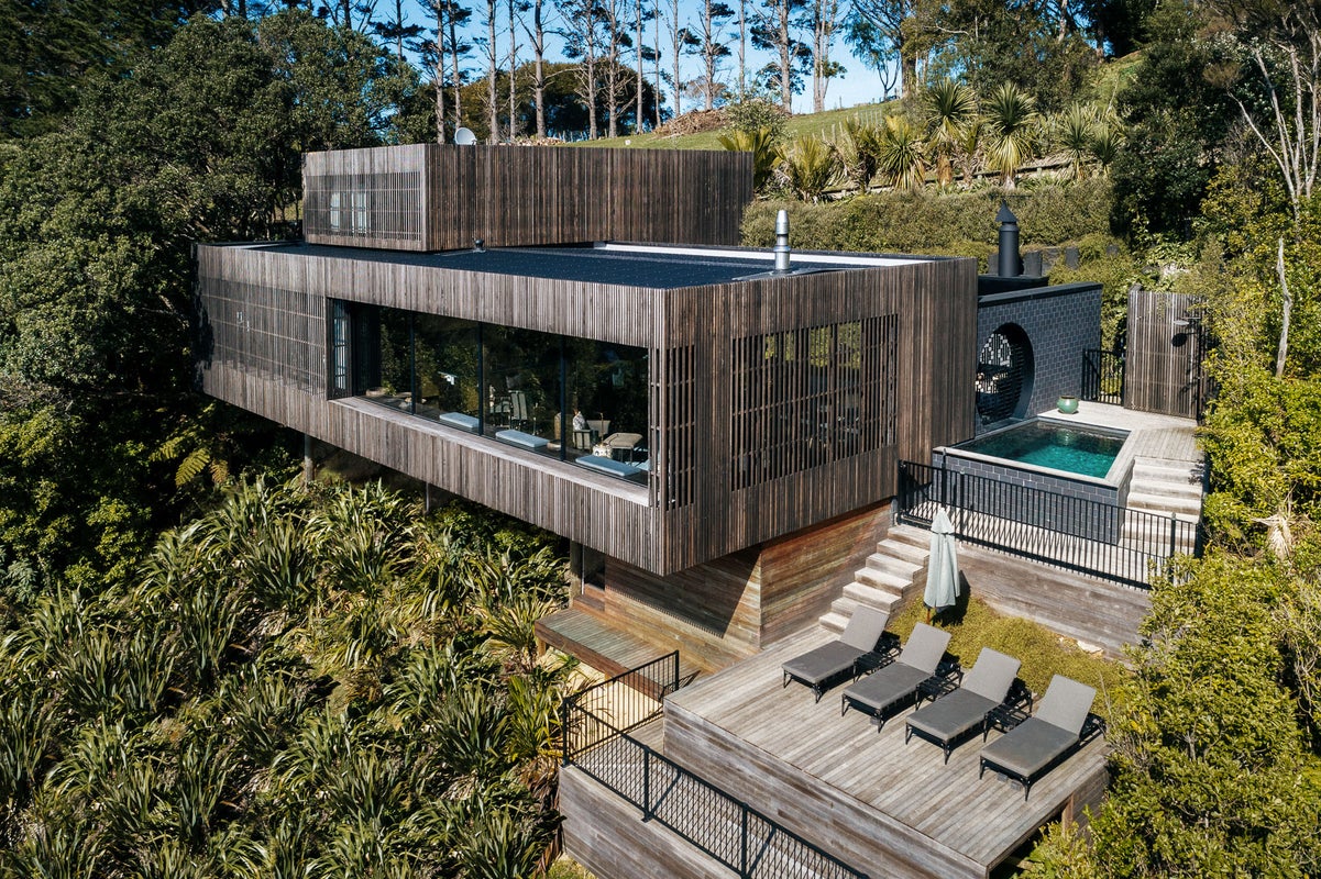 312A Sea View Road, Ostend, Waiheke Island - Carousel 1