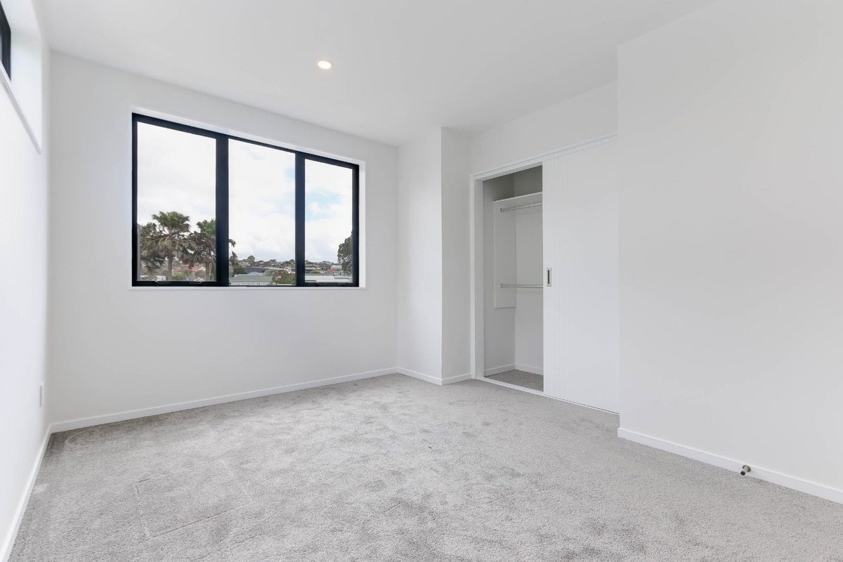 48 Elm Street, Avondale, Auckland - Carousel 2