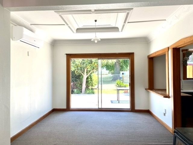 1000 Willowpark Road North, Mayfair, Hastings - Carousel 2