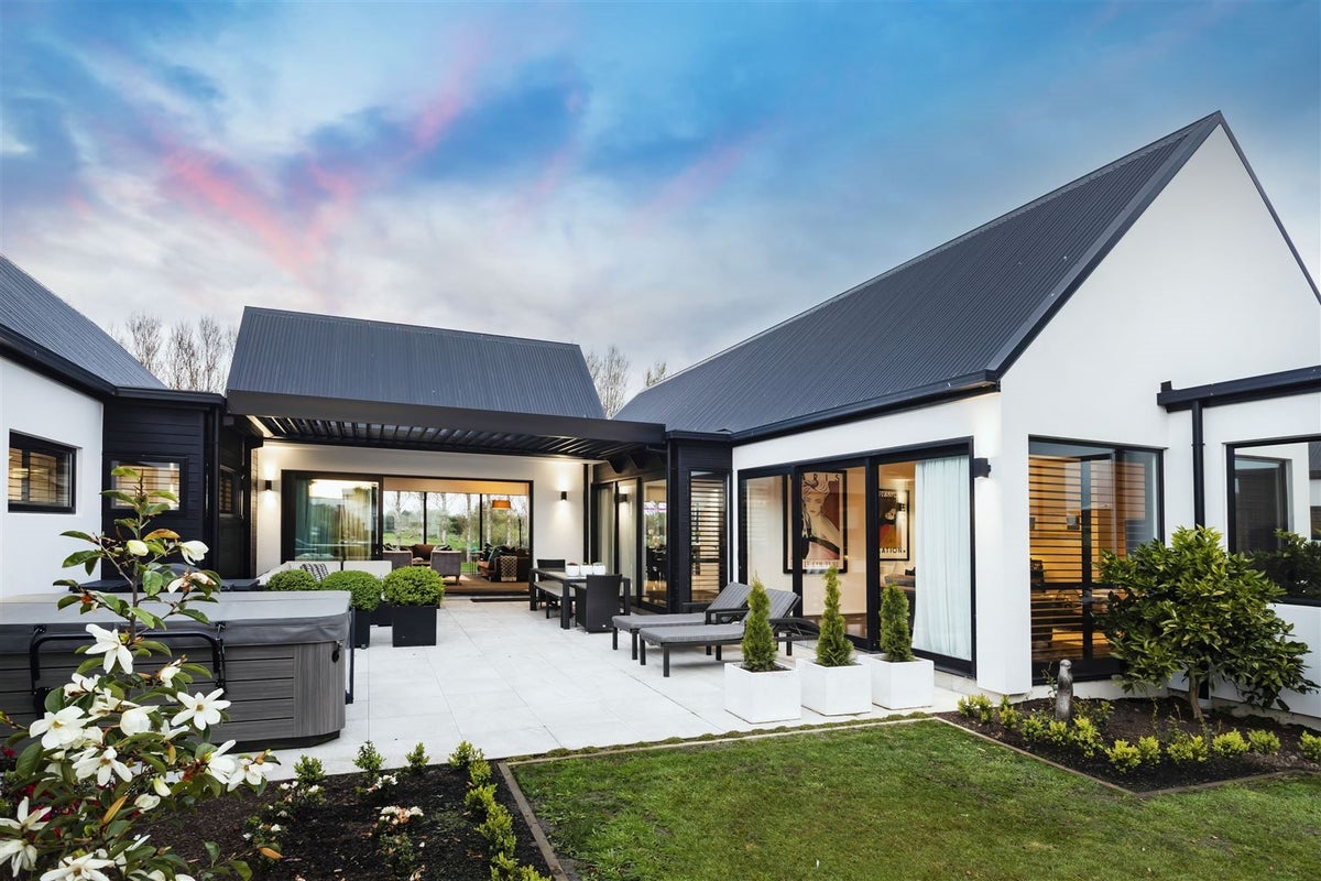 8 Kaikainui Lane, Northwood, Christchurch - Carousel 1