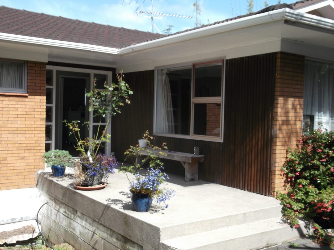 12 Anakiwa Place, Milford, Auckland - Carousel 1