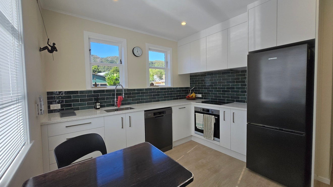 4 Poole Street, Taita, Lower Hutt - Carousel 2