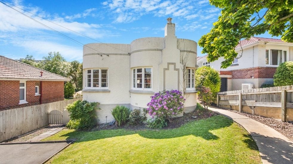 33 Glendining Avenue, North East Valley, Dunedin - Carousel 1