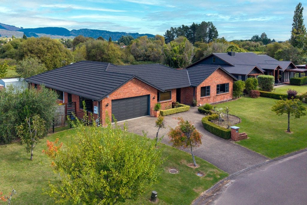 22 Holden Avenue, Holdens Bay, Rotorua - Carousel 1